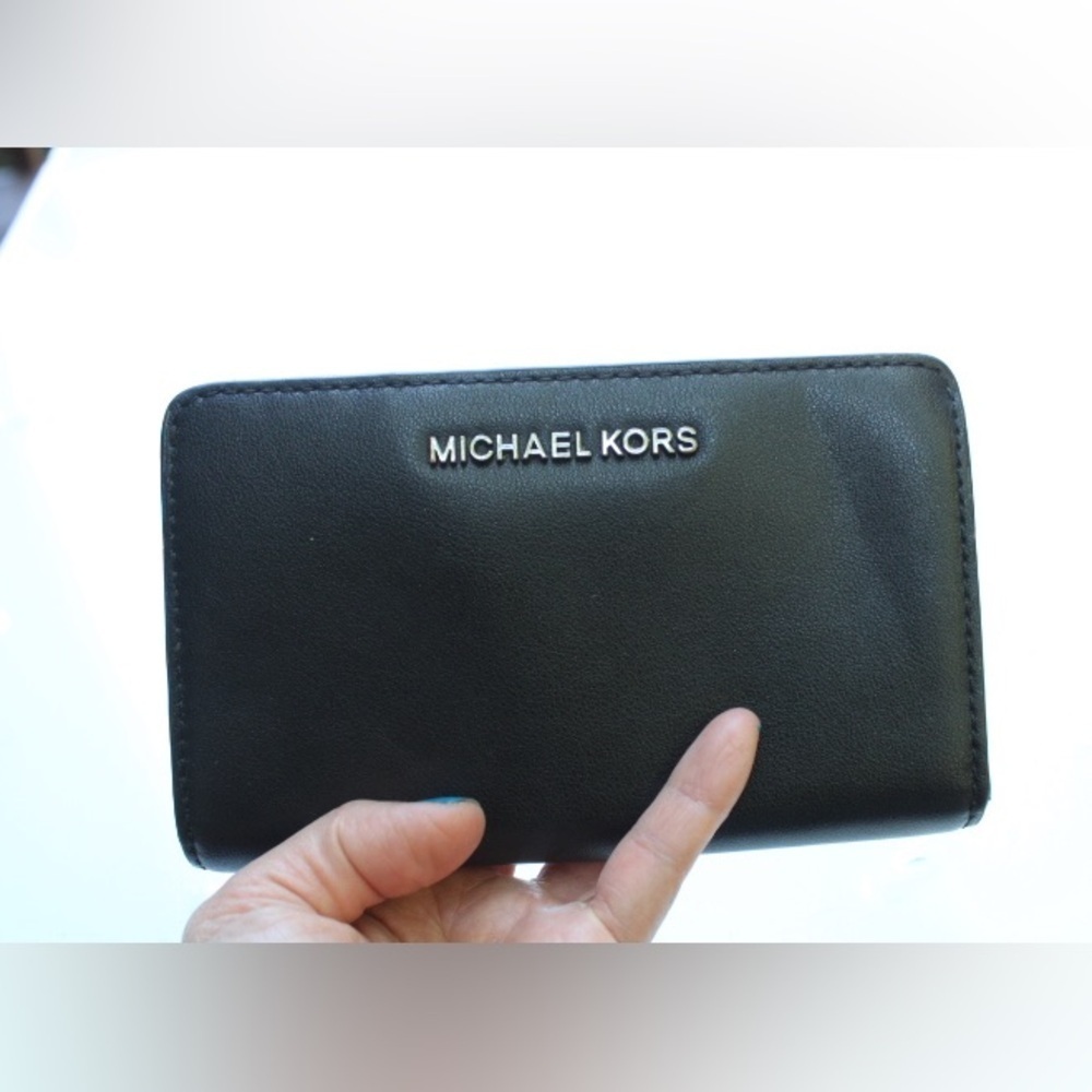 Michael Kors jet set wallet - Picture 3 of 10